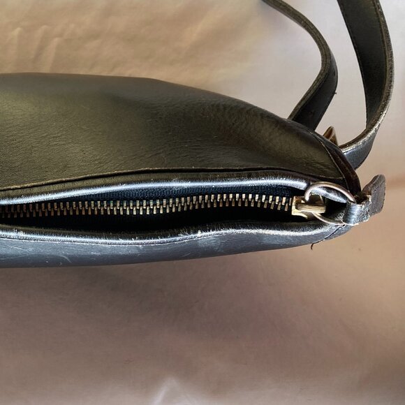 Vintage Coach Mitchell 9938 Crossbody Bag - Picture 4 of 8